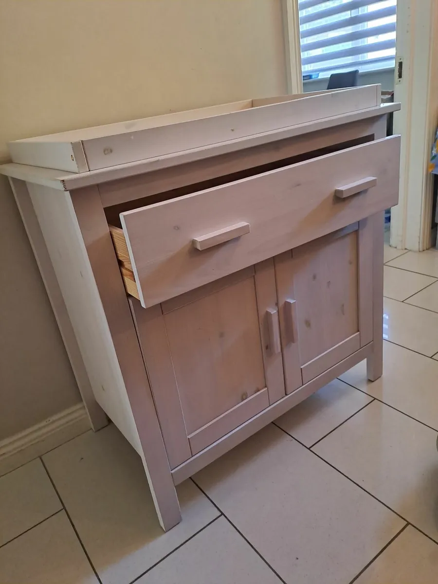 Baby changing unit - Image 1