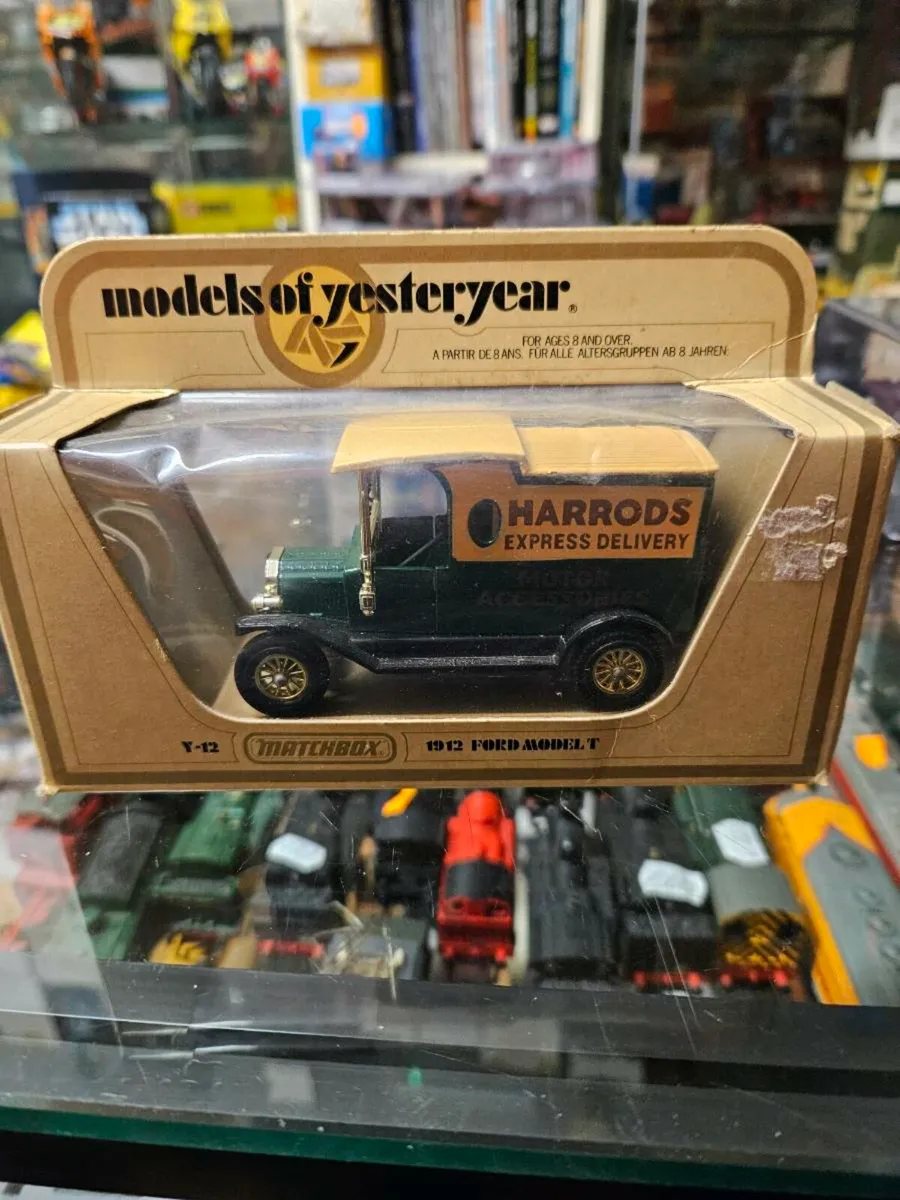 Matchbox Yesteryear Harrods Van - Image 1