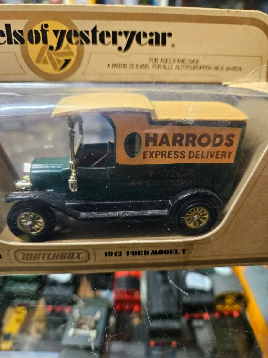 Matchbox Yesteryear Harrods Van - Image 2