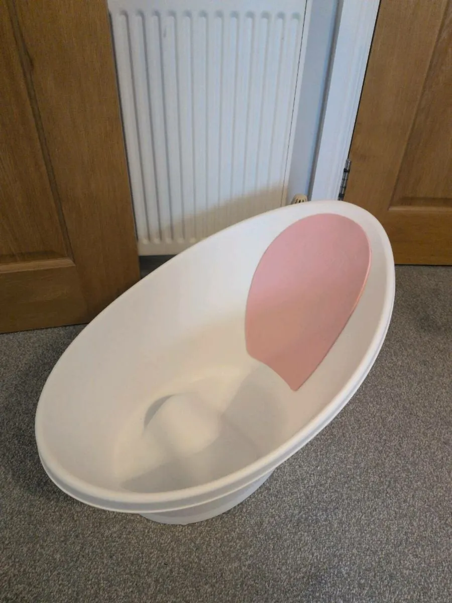 Shnuggle Baby Bath Tub - Image 1