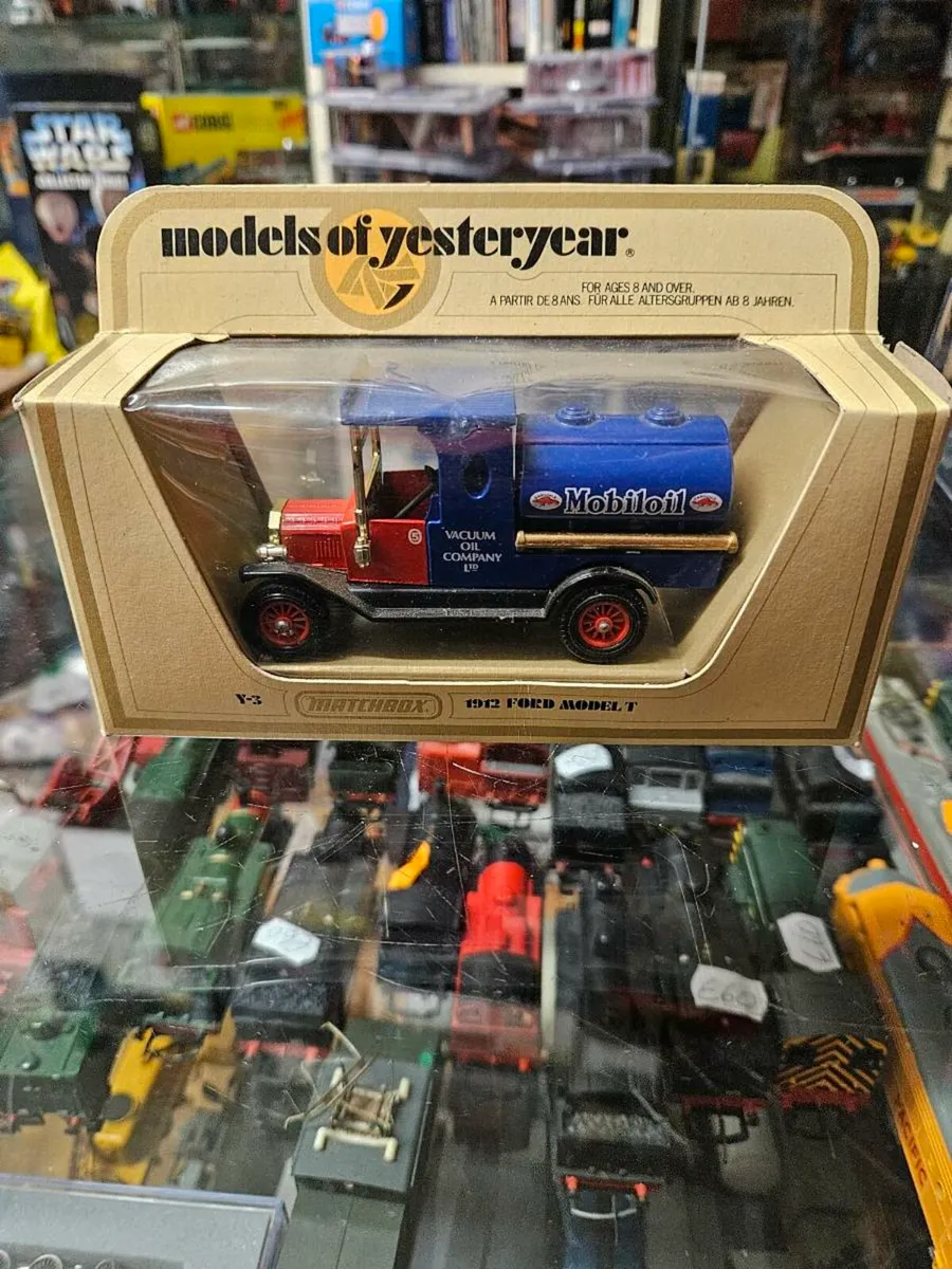 Matchbox Yesteryear Mobiloil Van - Image 1