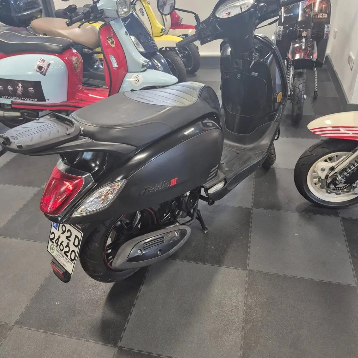 Sym fiddle 50cc like vespa - Image 3