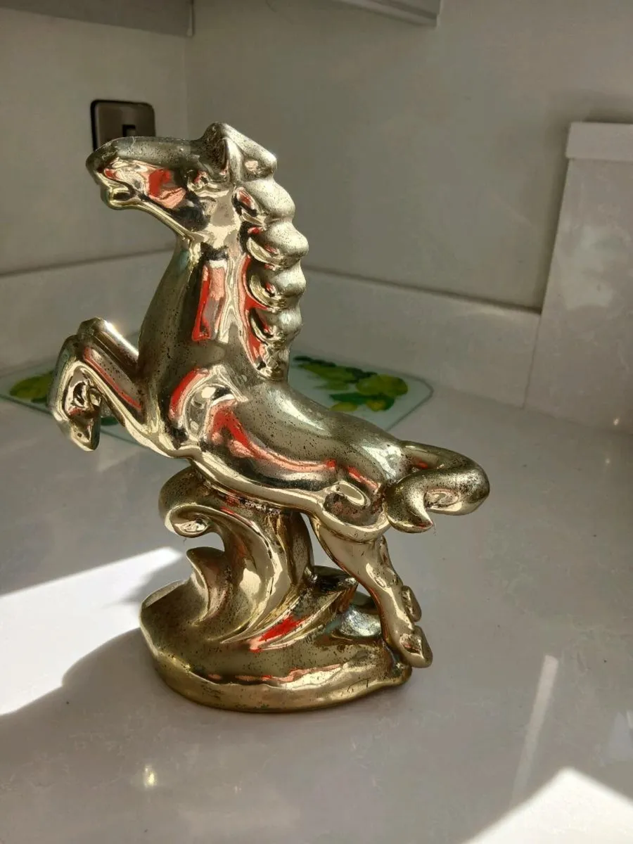 Ceramic Gold horse - Image 1