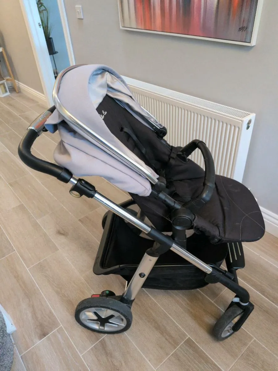 Silver Cross Pioneer Travel System - Image 1
