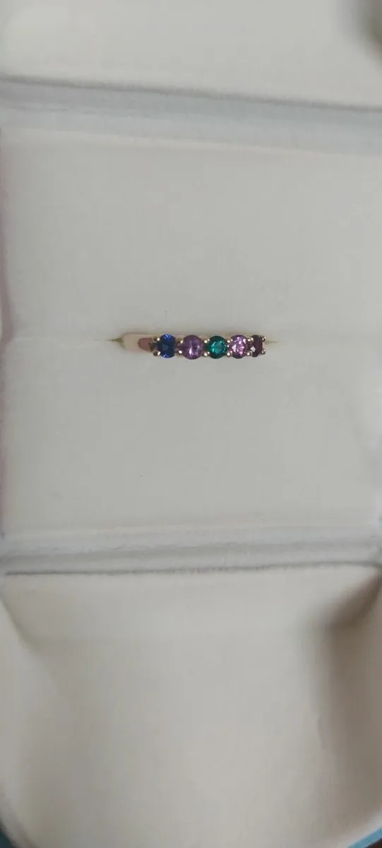 10 Carat Gold Rainbow Gemstone Ring - Image 4