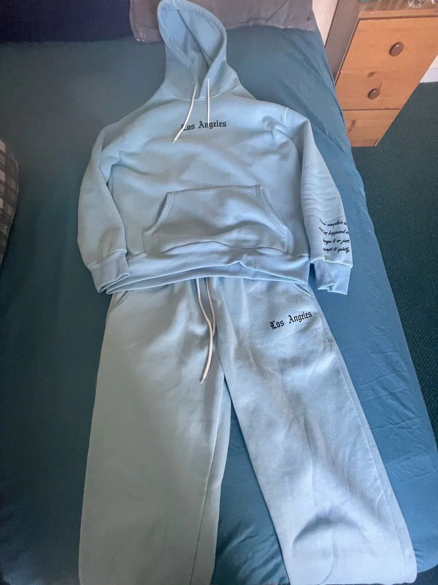 Hoodies and tracksuits - Image 4