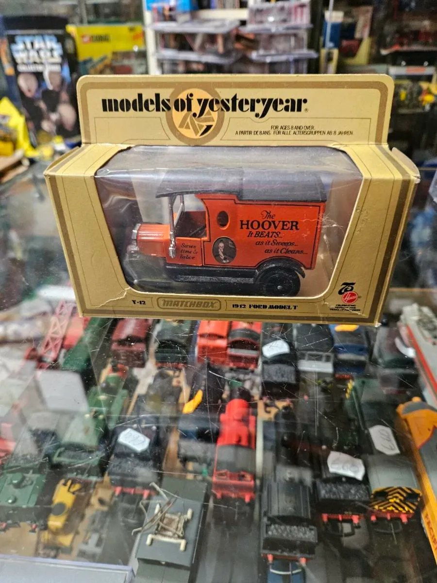 Matchbox Yesteryear Hoover Van - Image 1