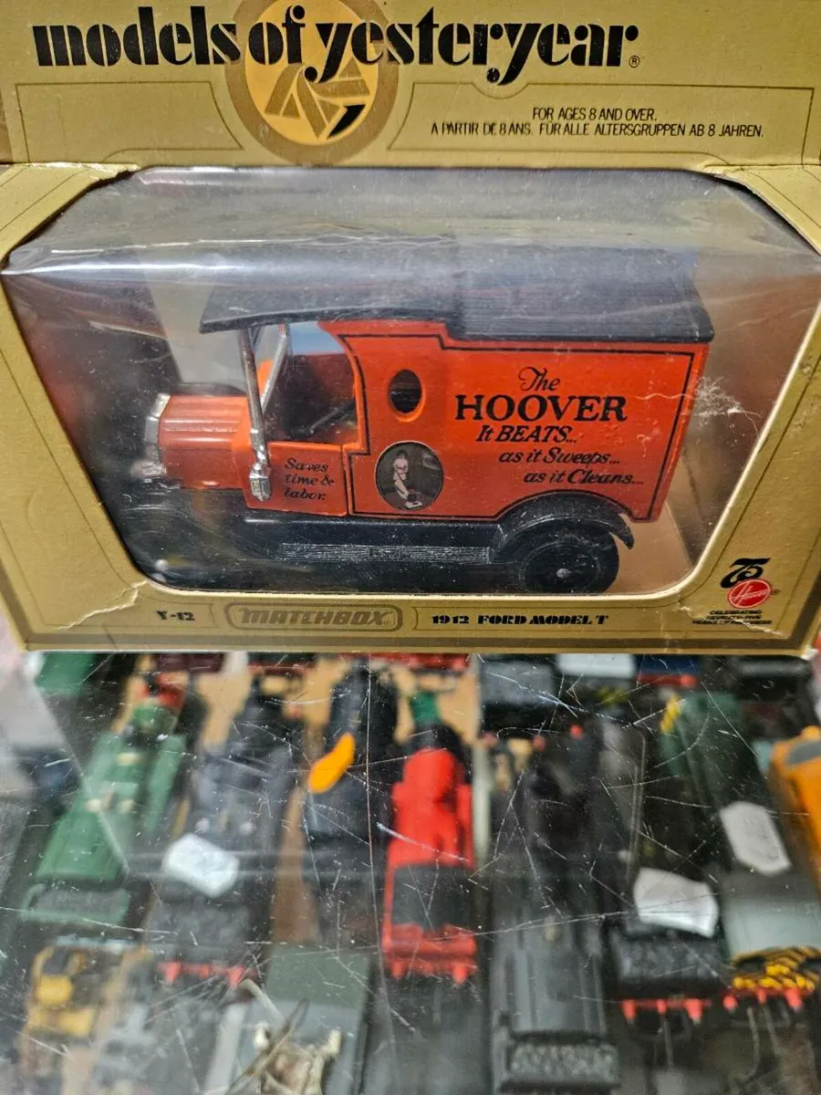 Matchbox Yesteryear Hoover Van - Image 2