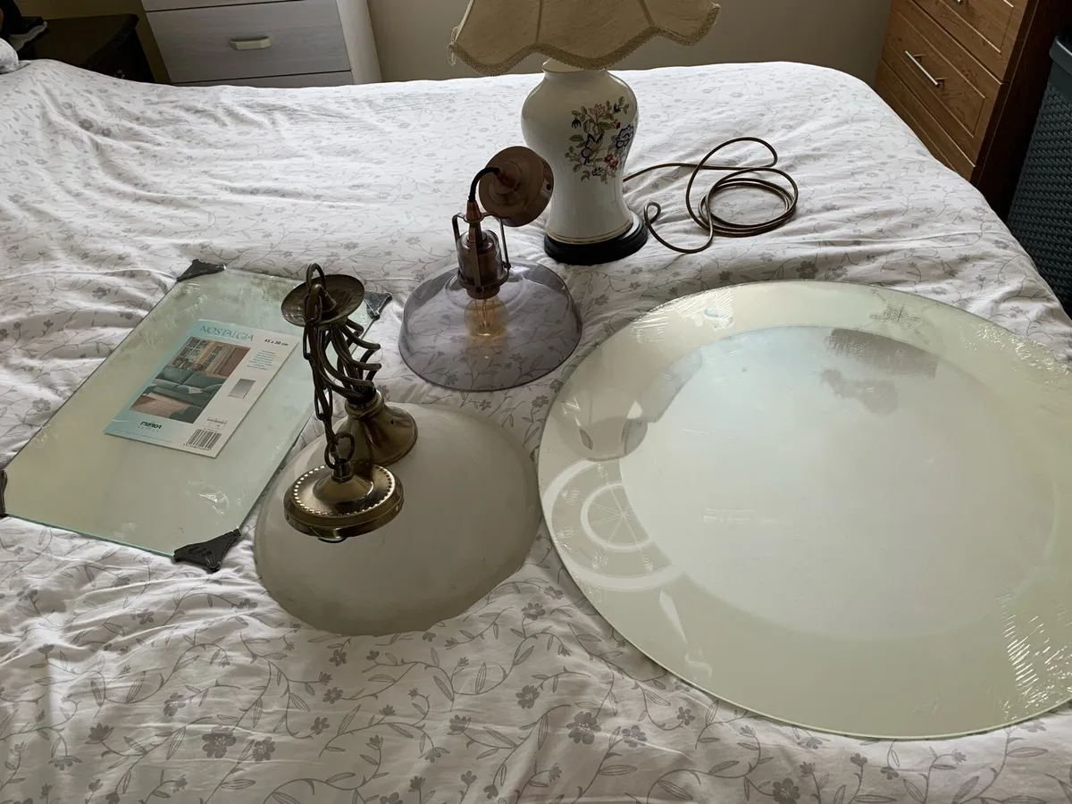 Royal Tara lamp, Light shades & mirrors - Image 1
