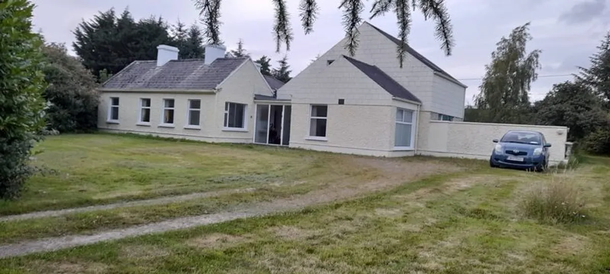 House for Sale: 6-Bedroom Country Home Bunratty Co.Clare - Image 1