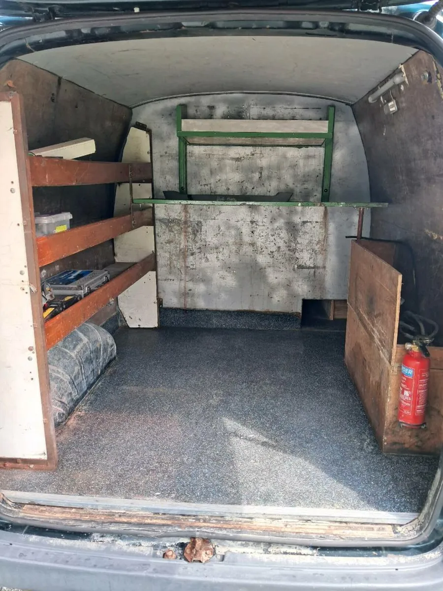 2005 Toyota Hiace Crewcab - Image 4