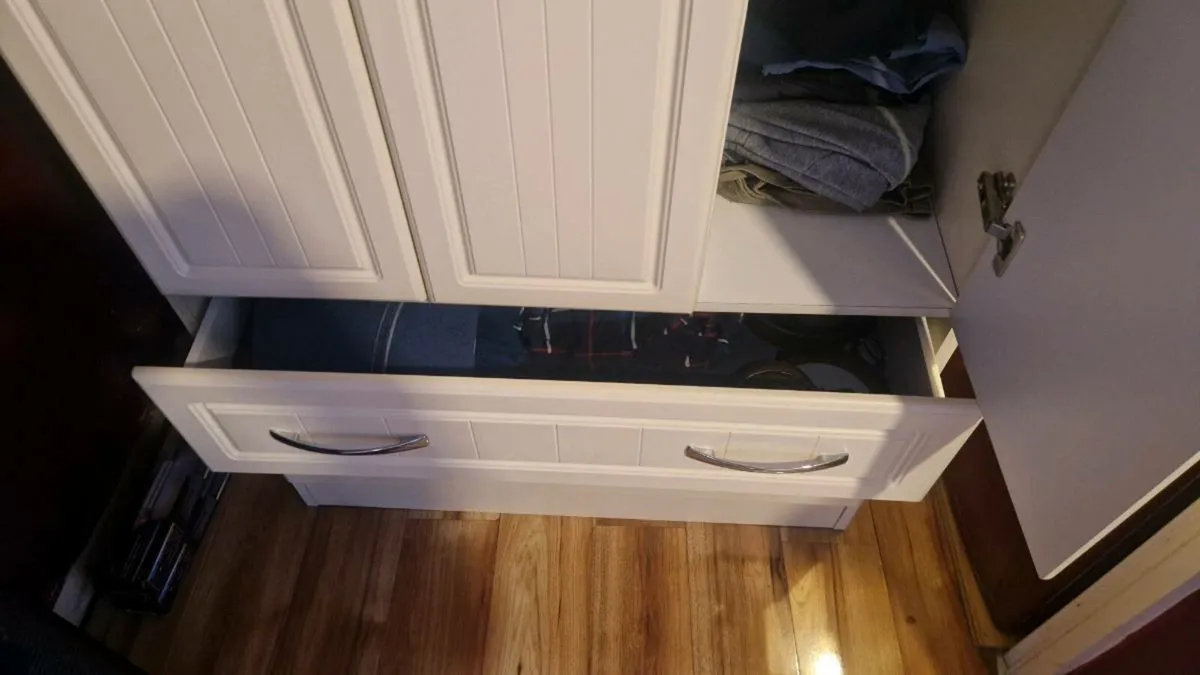 Wardrobe - Image 3