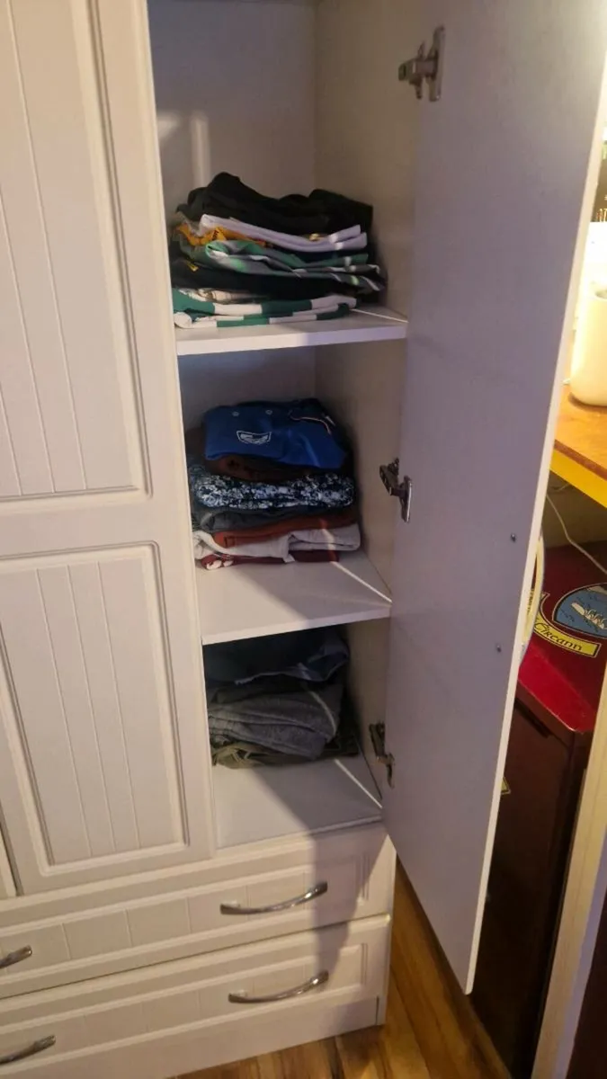 Wardrobe - Image 4