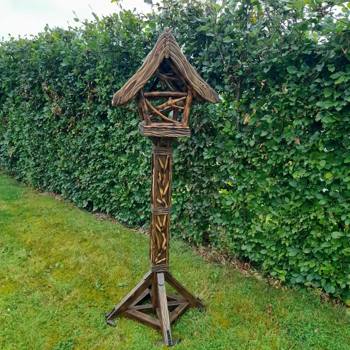 Bird feeders and basket stands . - Image 3