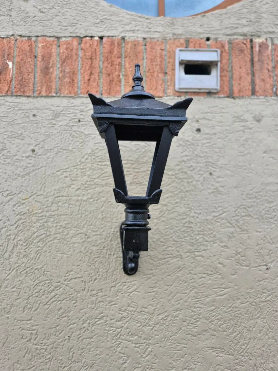 Cast iron lights 130 each - Image 2