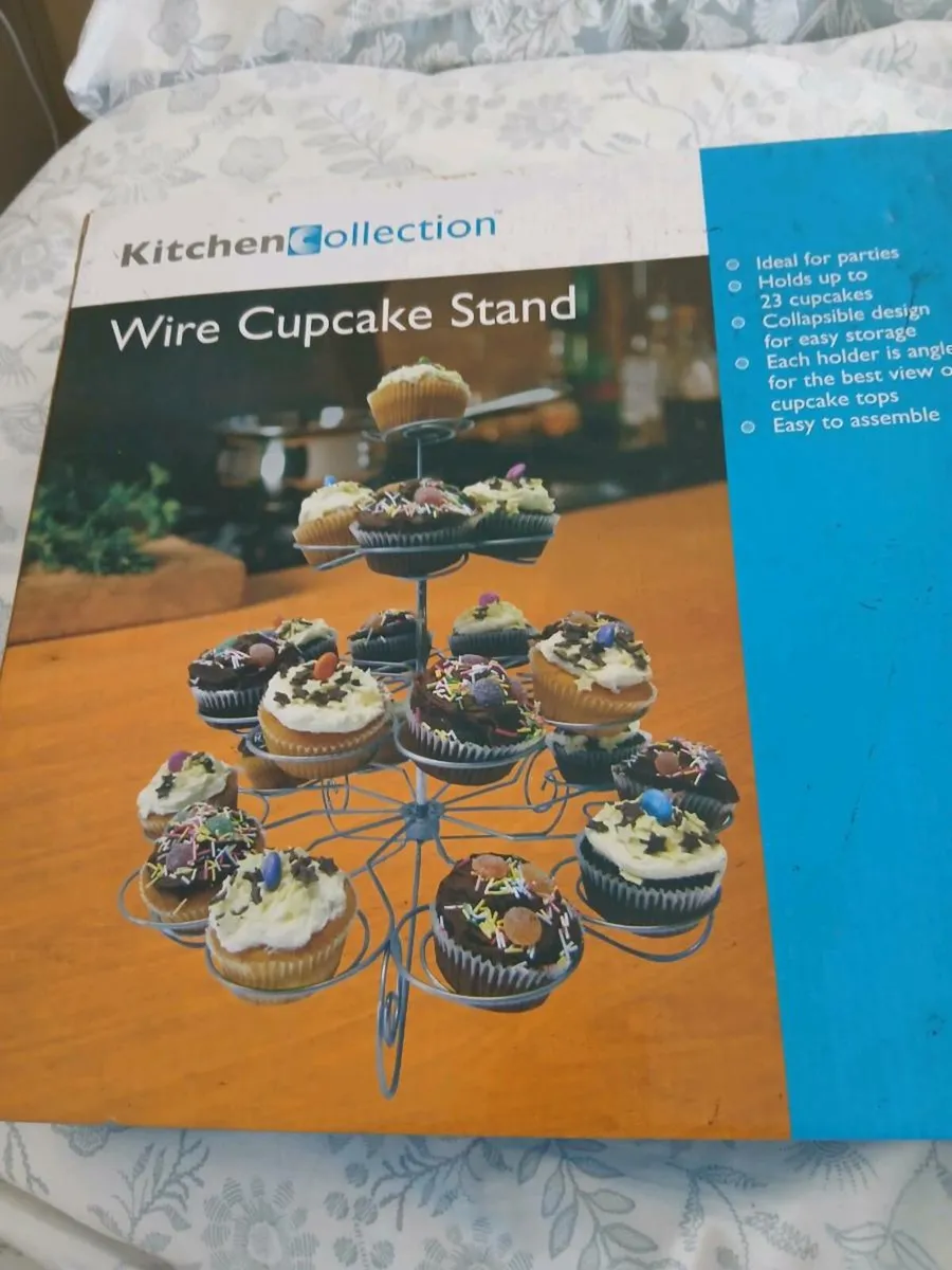 Wire Cupcake Stand - Image 1