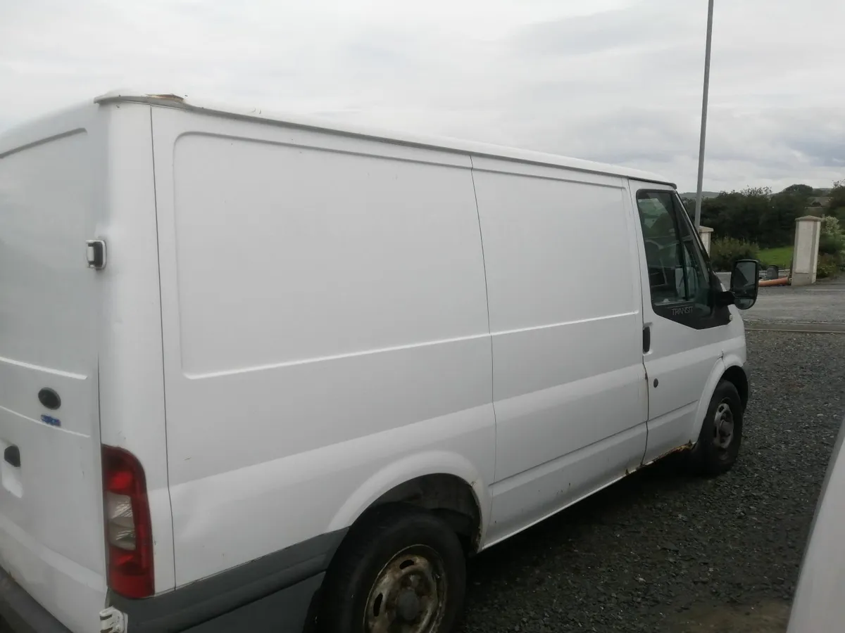 Ford Transit 2011 - Image 2