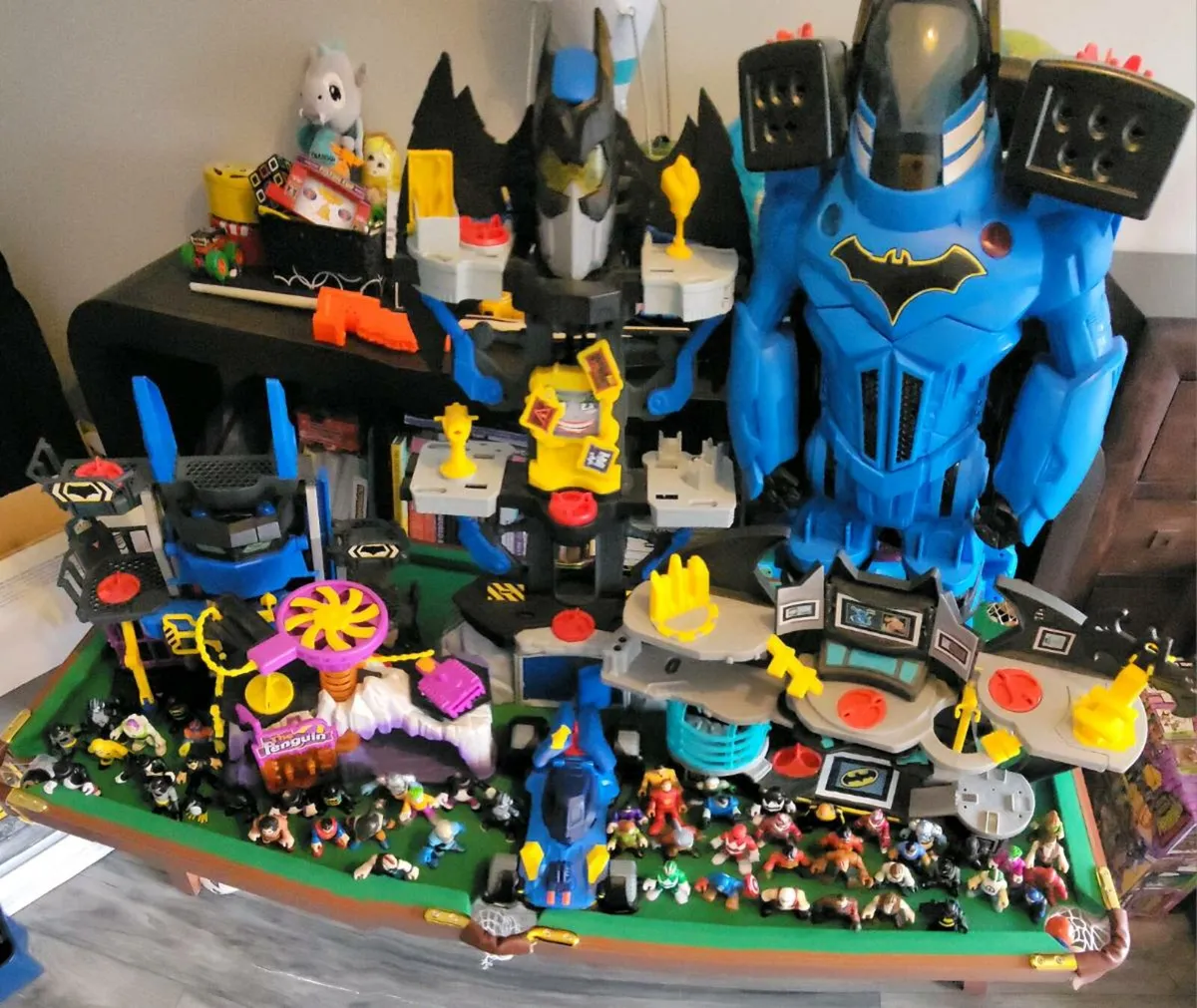 Imaginext Batman playsets plus over 50 characters - Image 1