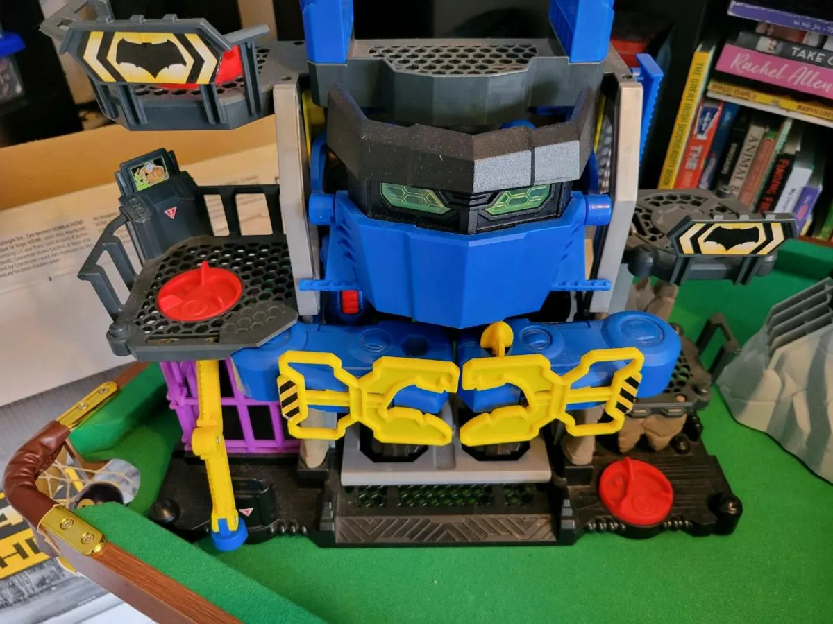 Imaginext Batman playsets plus over 50 characters - Image 4