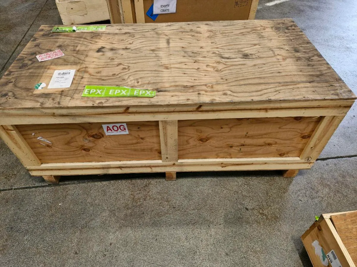 Large wooden crate - Image 2