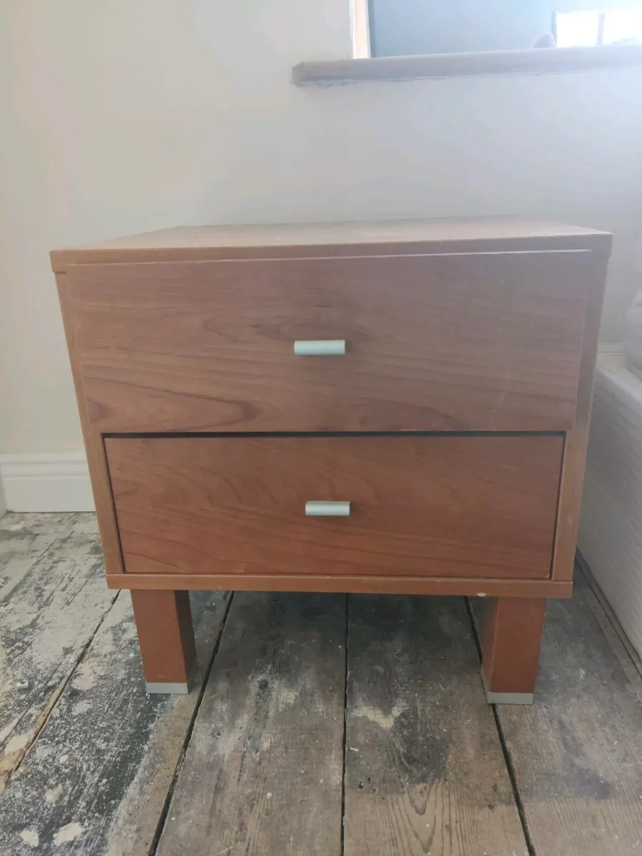 2 x bedside lockers - Image 1