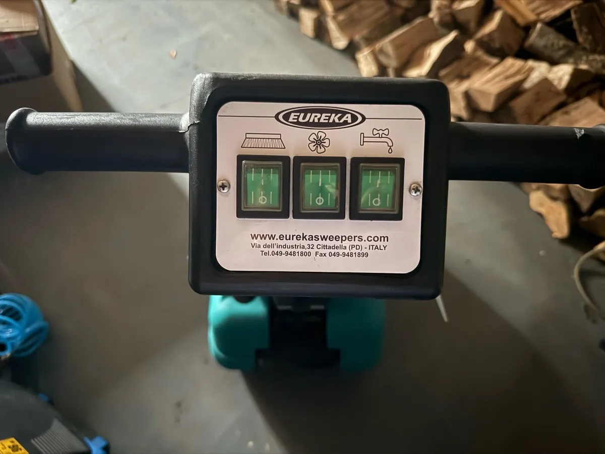 Industrial Eureka Floor cleaner - Image 2