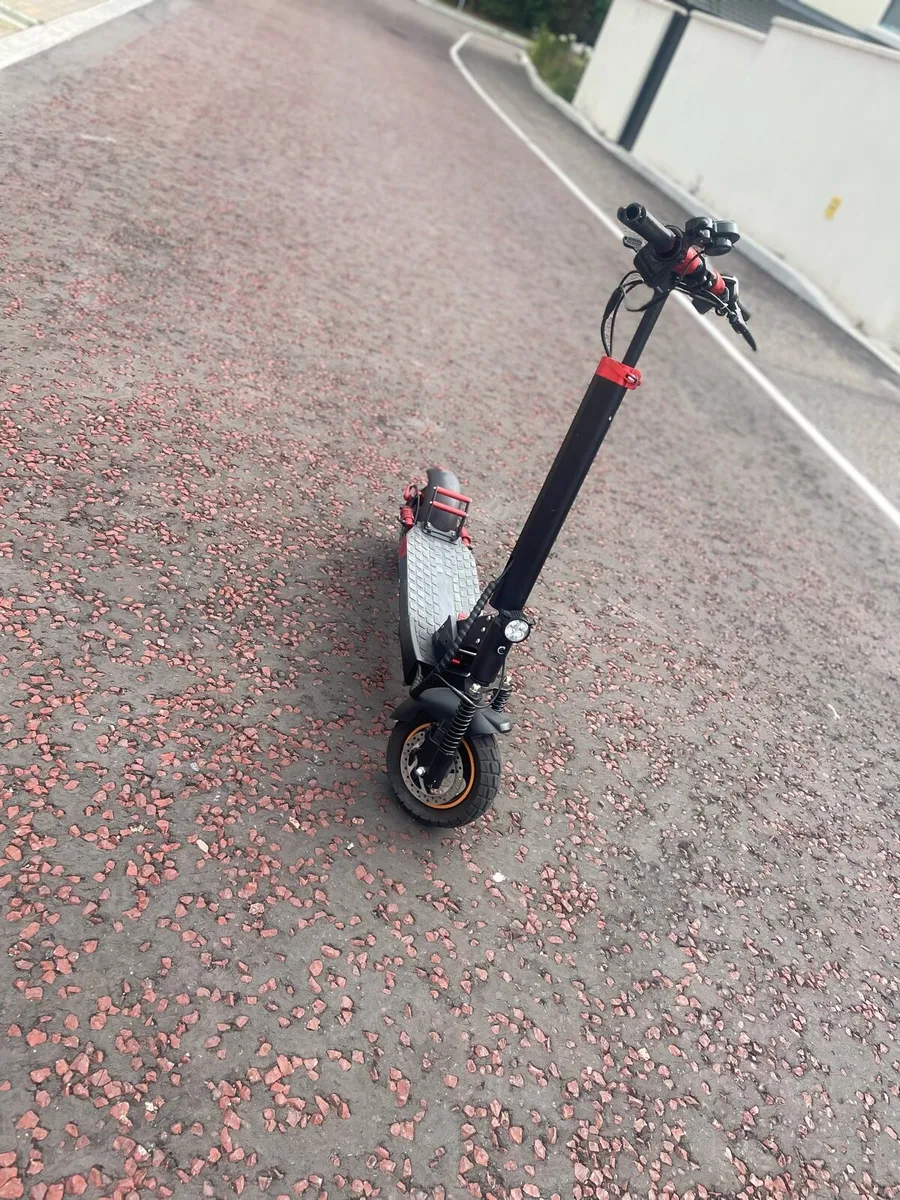 Electric scooter - Image 3