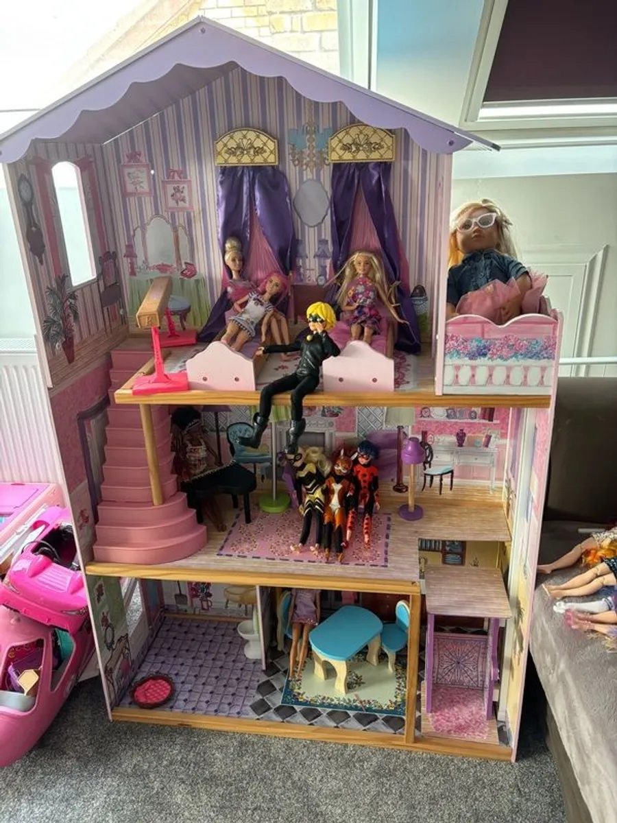 Doll House - Image 1
