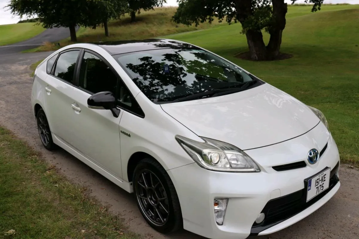 Toyota Prius 2015 107K KM - Image 2