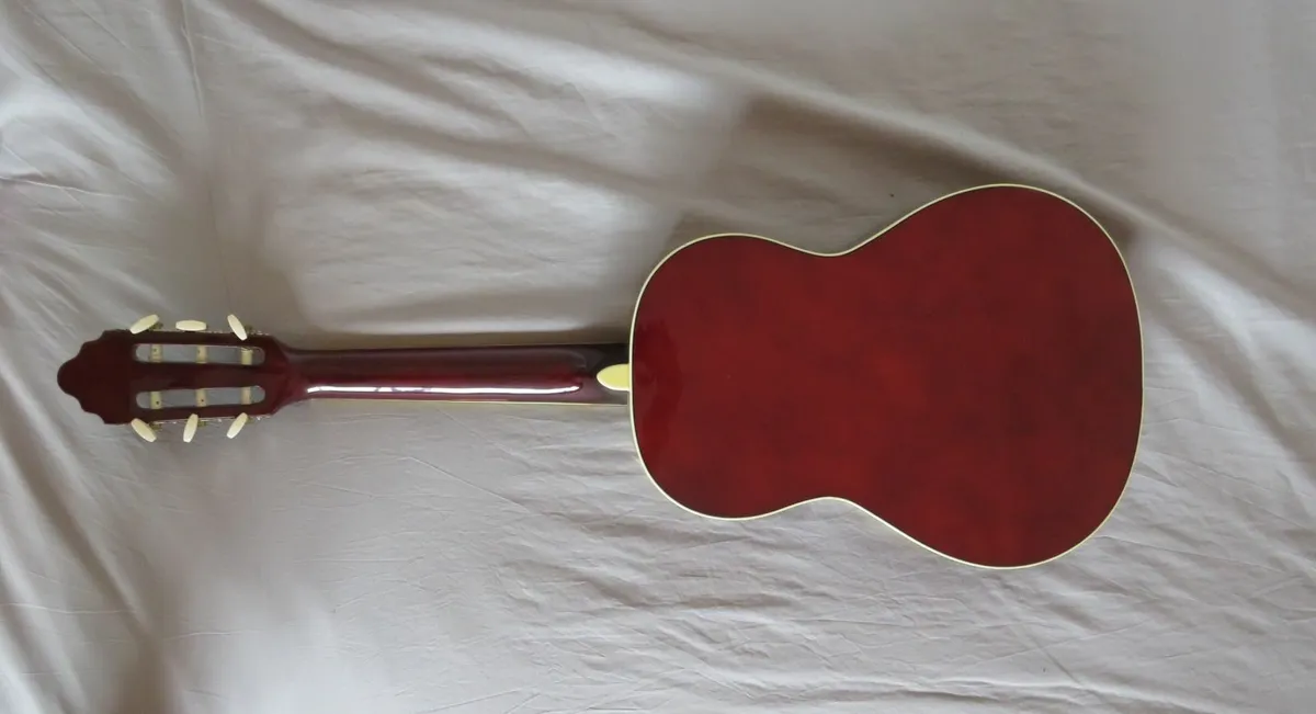 Valencia 3/4 Classical Guitar - Children - Image 2