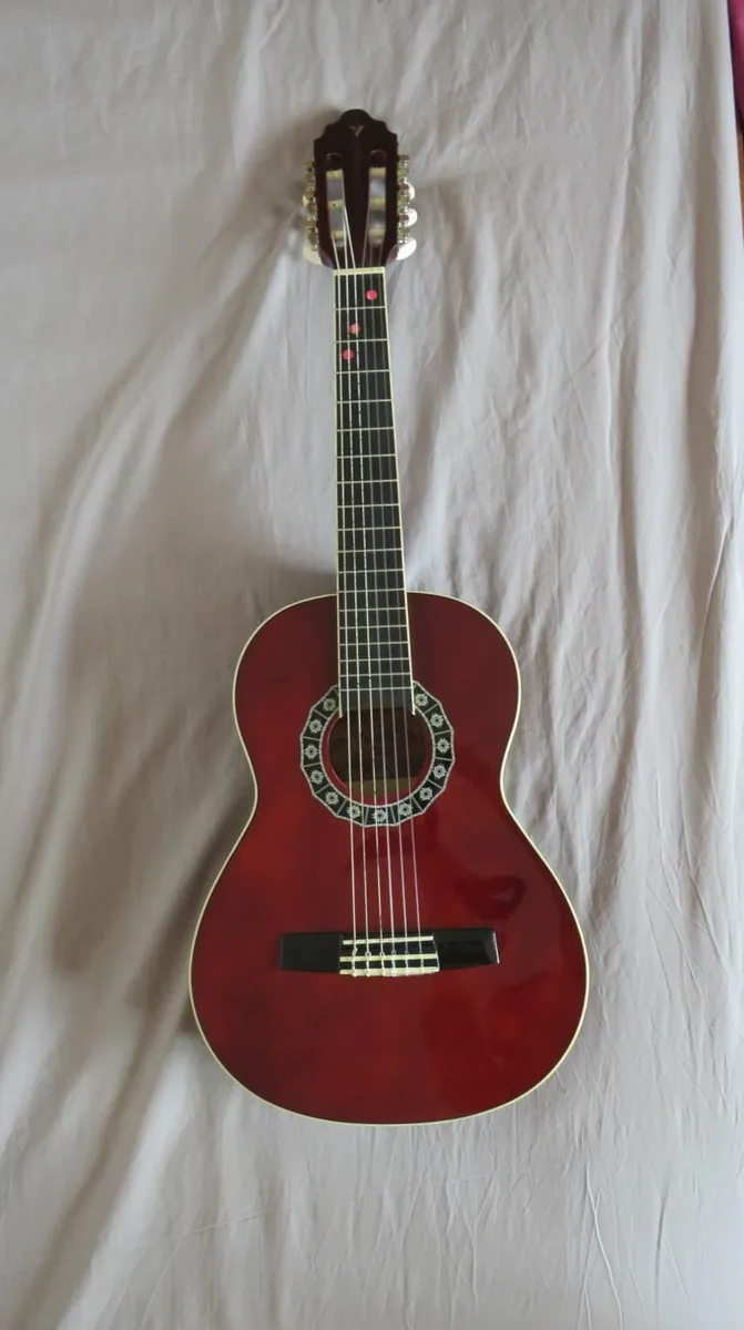 Valencia 3/4 Classical Guitar - Children - Image 1