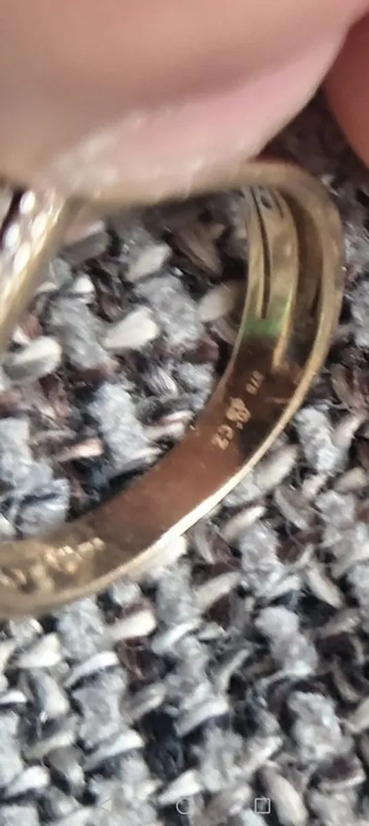 9ct gold crossover ring - fields jewelers - Image 4