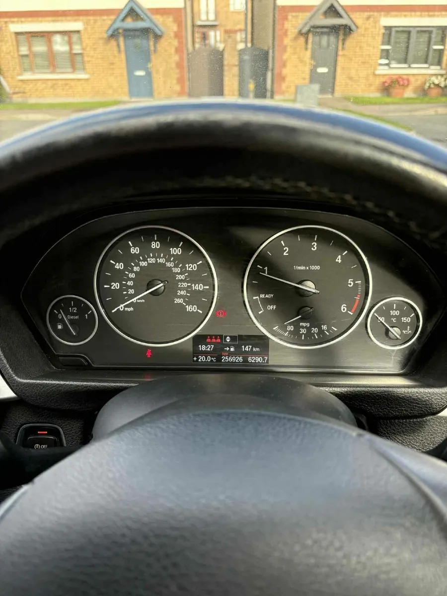 BMW 3-Series 2012 - Image 2