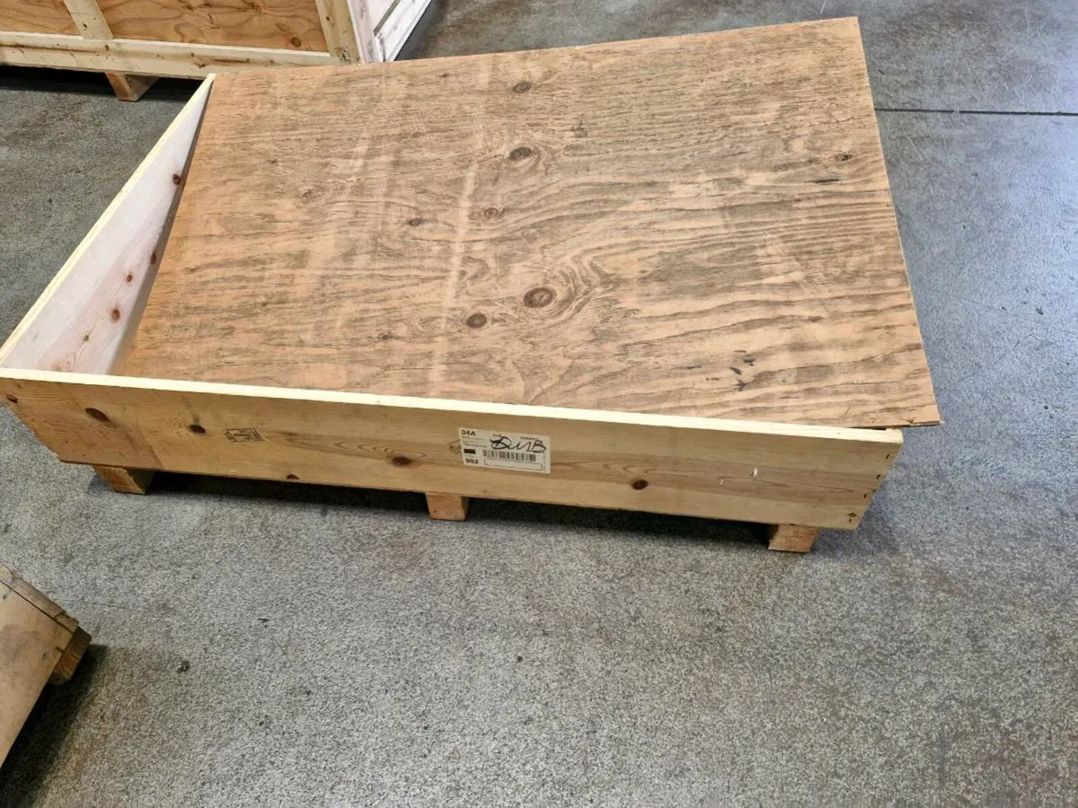Large wooden crate - Image 2
