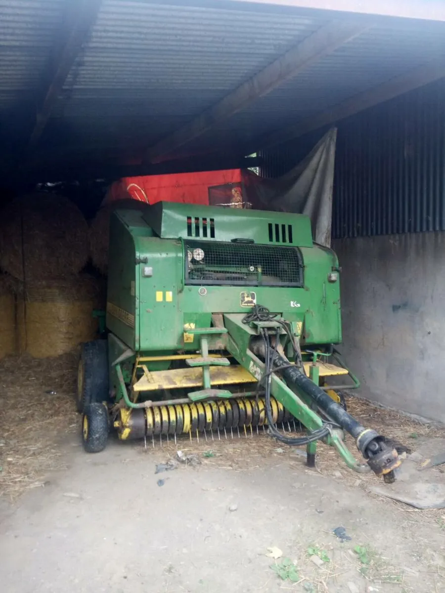 John Deere 575 baler - Image 2