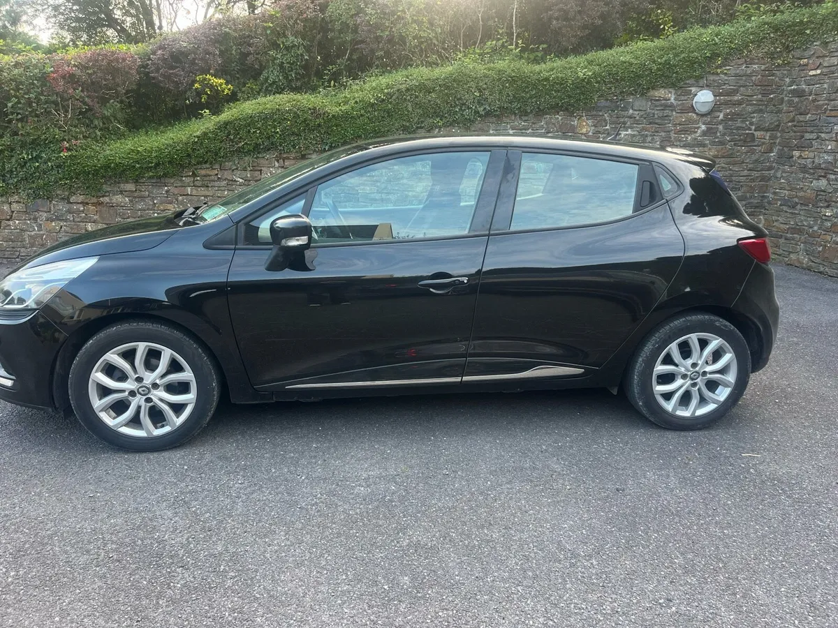Renault Clio 2017 - Image 2