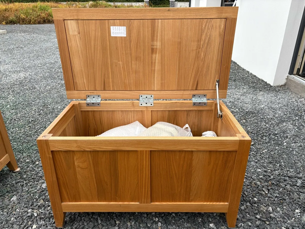 Oak storage ottoman - Image 2