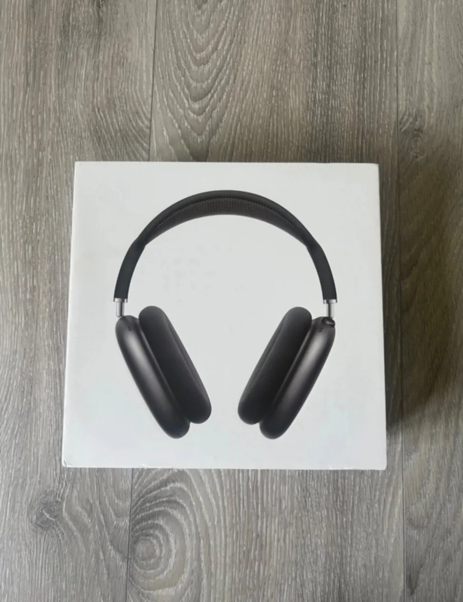 Apple AirPod max headphones - Image 2