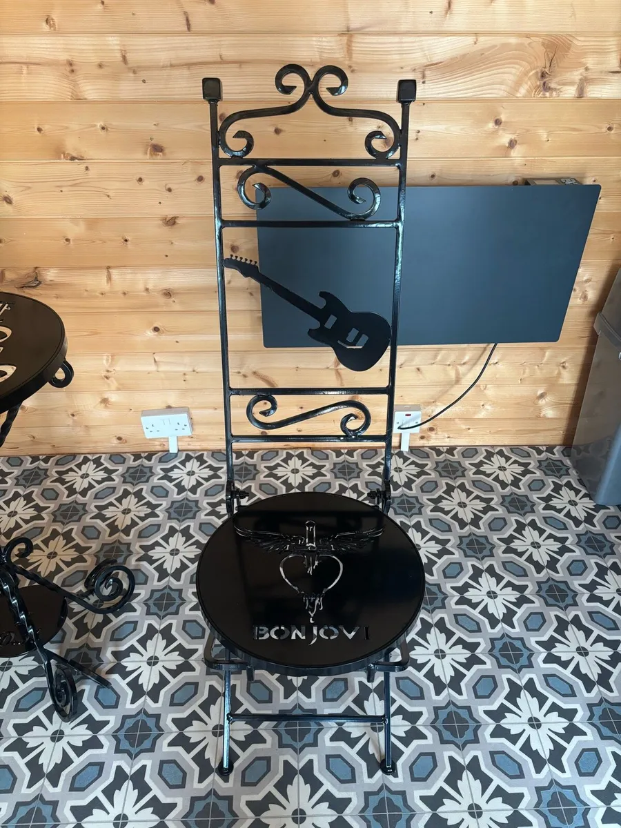 Rock Band 3 piece bistro table and chairs - Image 2