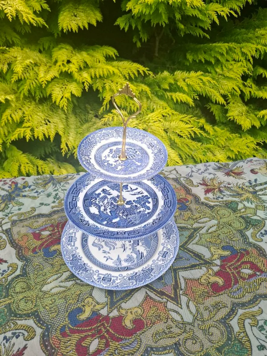 Willow imitation cake stand postage possible