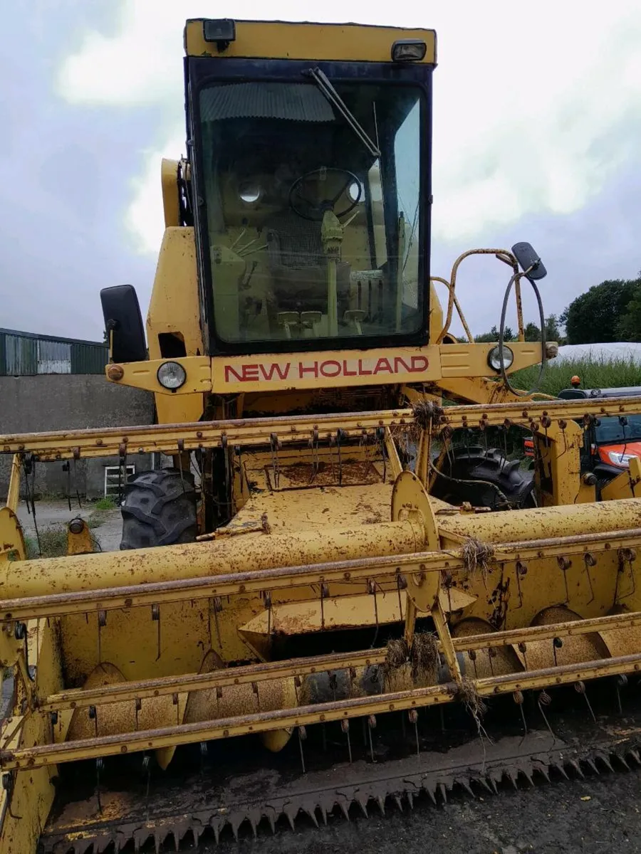 New Holland Combine Harvester - Image 2
