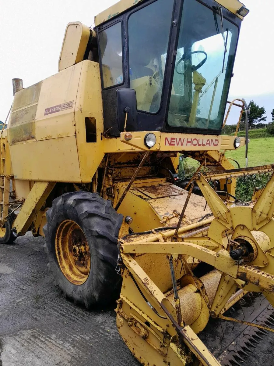 New Holland Combine Harvester - Image 3