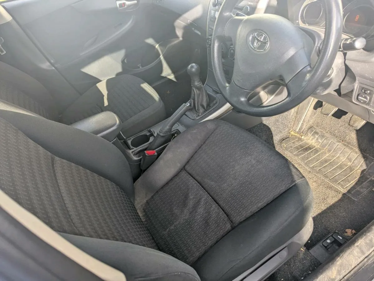 Corolla - Image 2