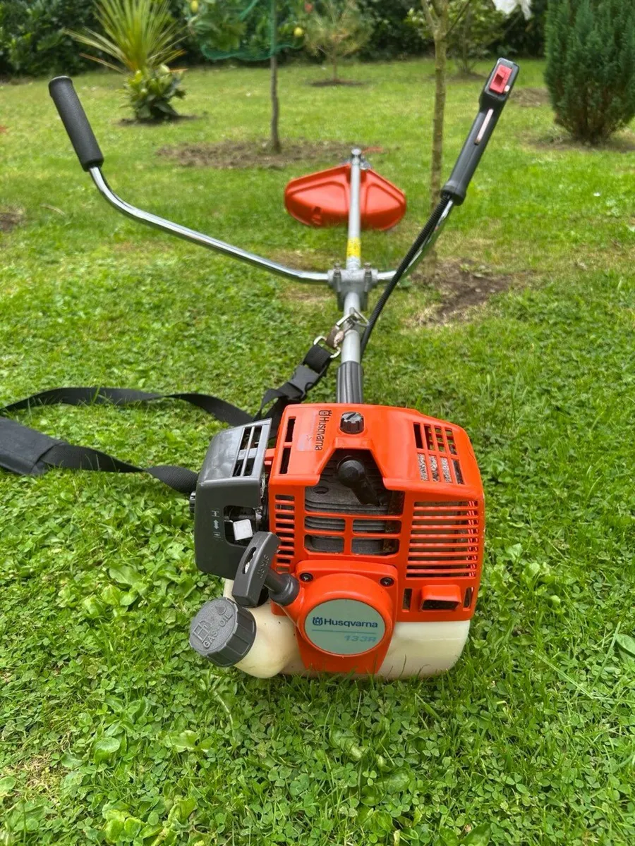 Husqvarna 133R heavy duty strimmer - Image 1