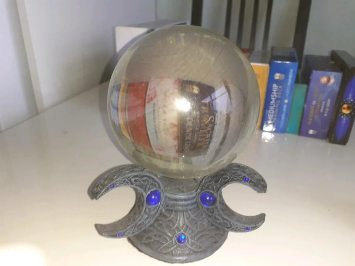 Tarot cards - crystal ball - pyramid - Image 2