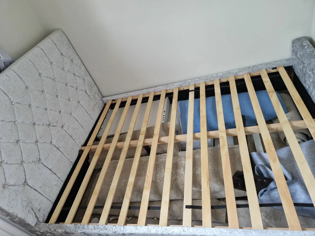 Double Bed - Image 3
