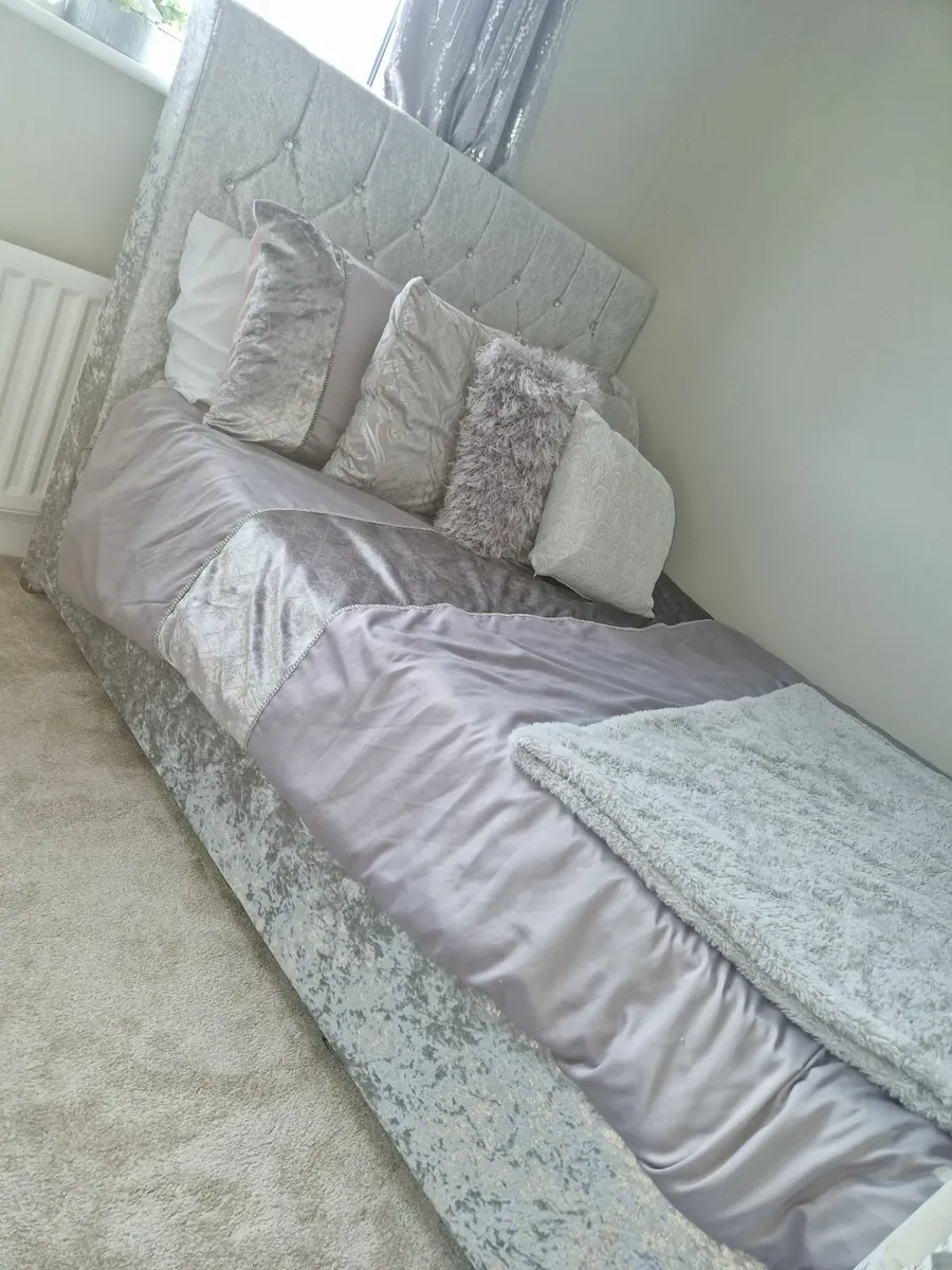 Double Bed - Image 4