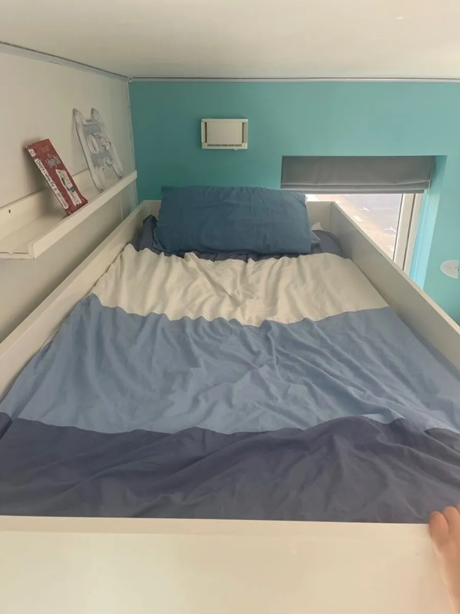 SMASTAD ikea Loft bed, desk with 2 shelves, 90x200 cm - Image 3