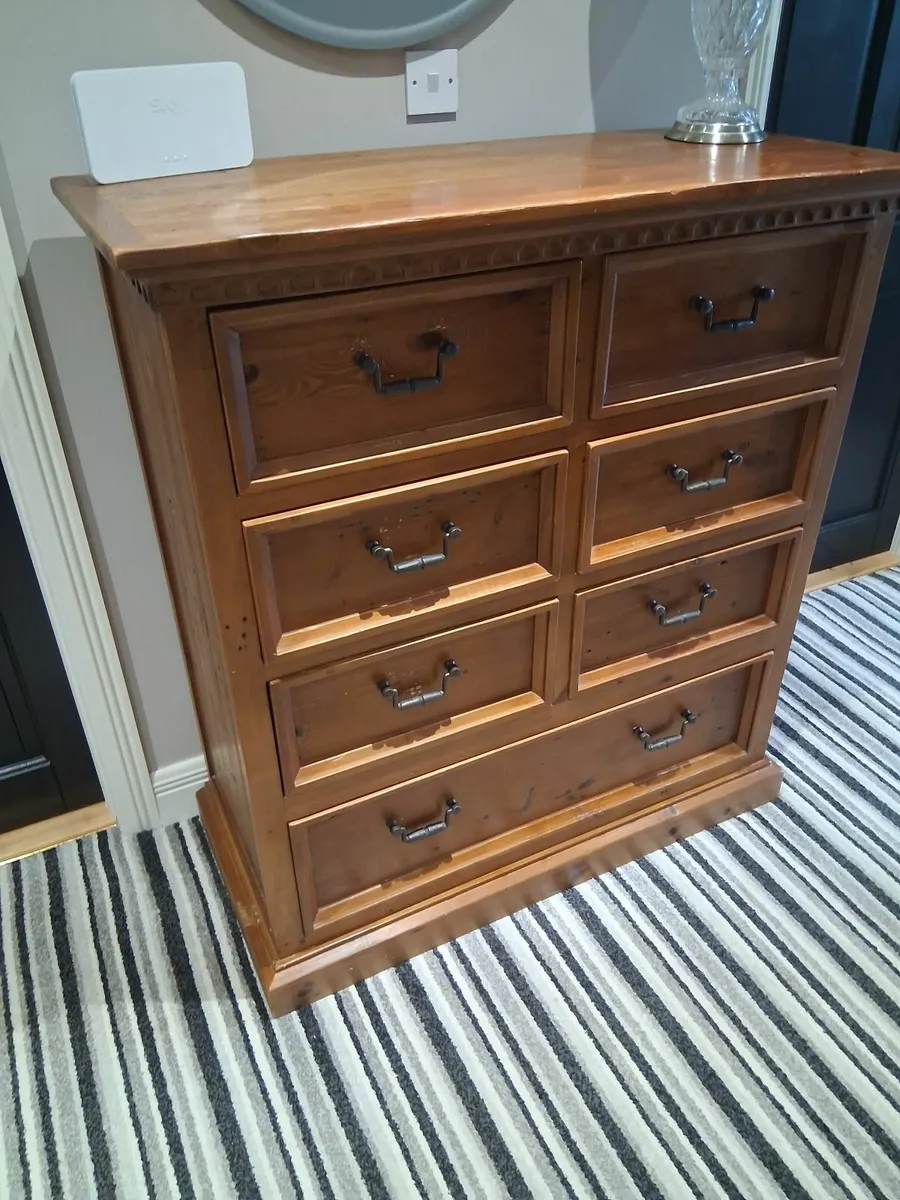 Chest of drawers - Image 1