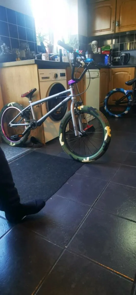 Mongoose 20" Bmx - Image 1